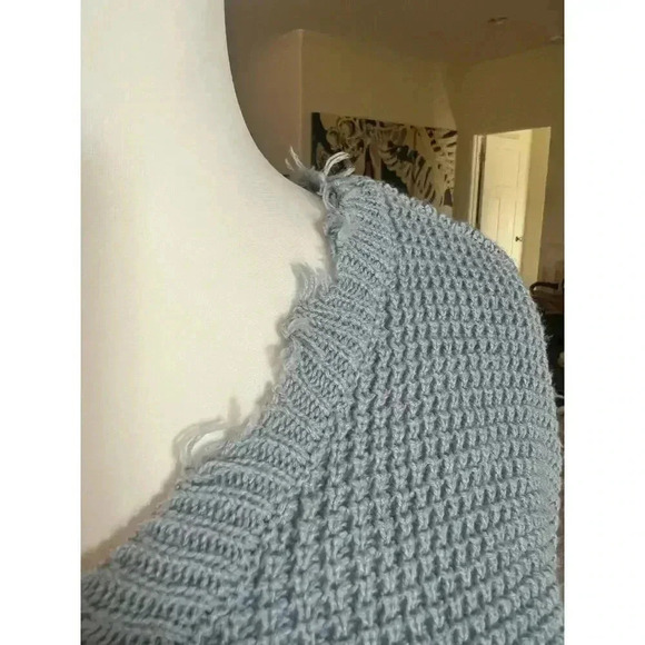 MOIN AND MADISON WOMENS CROP V NECK TATTERED EDGES SWEATER SIZE MEDIUM - Picture 6 of 9